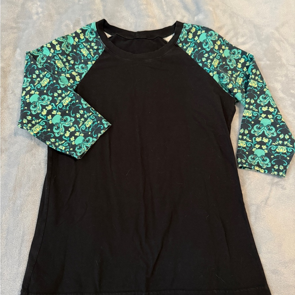 Octopus/Kraken/Cthulhu Black and Green 3/4 Sleeve Raglan Shirt